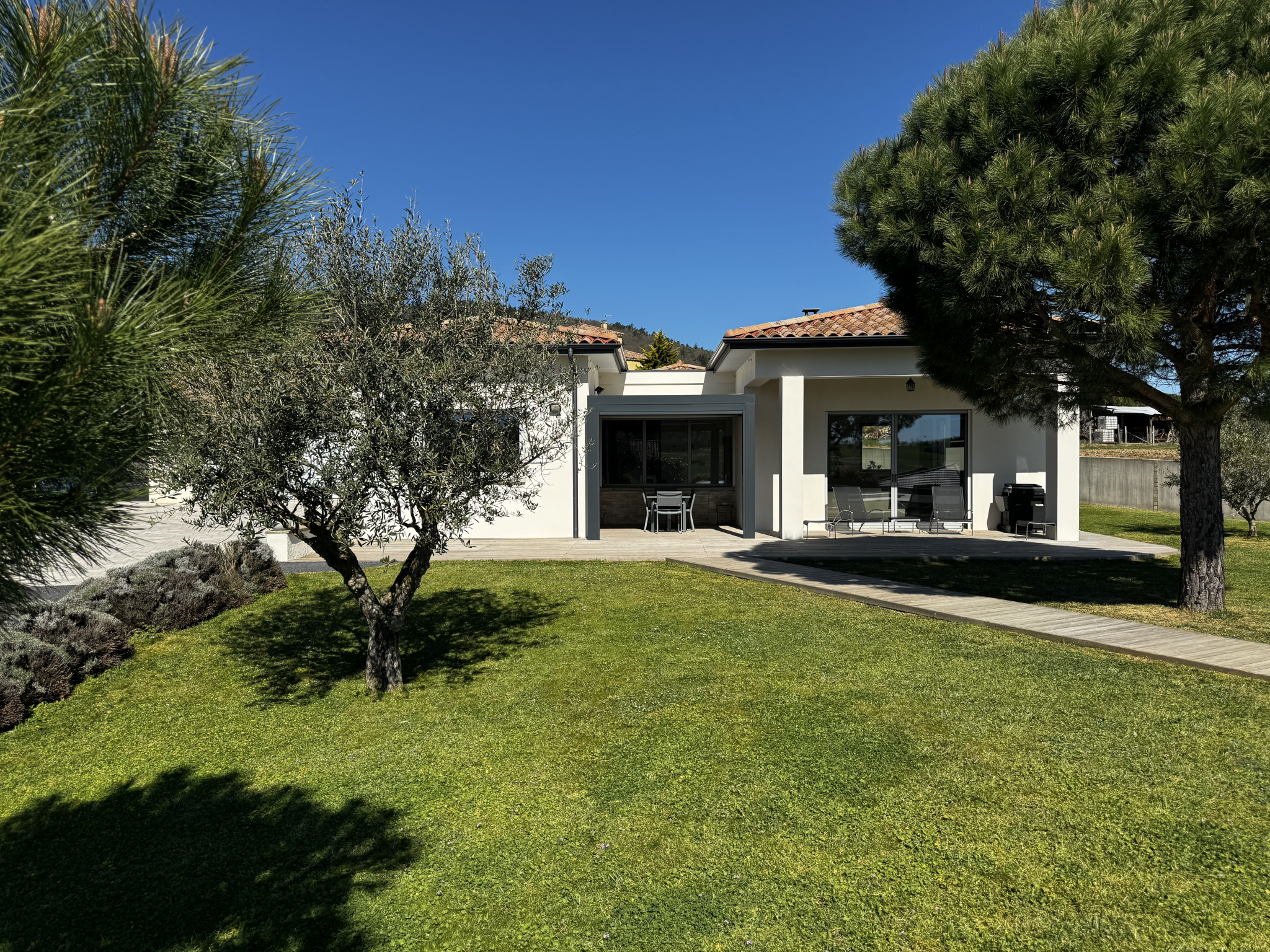 Villa d'exception 200m2 avec terrain de 2004m2